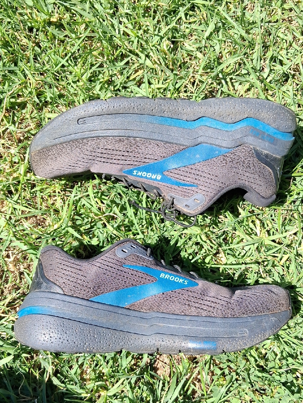 Brooks Ghost Max 2 Dark Brown Running Shoes with Blue Accents